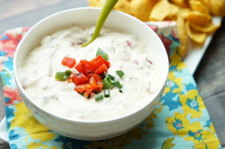 This is an easy recipe for tasty spicy roasted red pepper ranch dip!