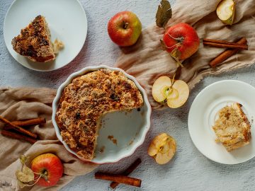 Apple Crumble Cake