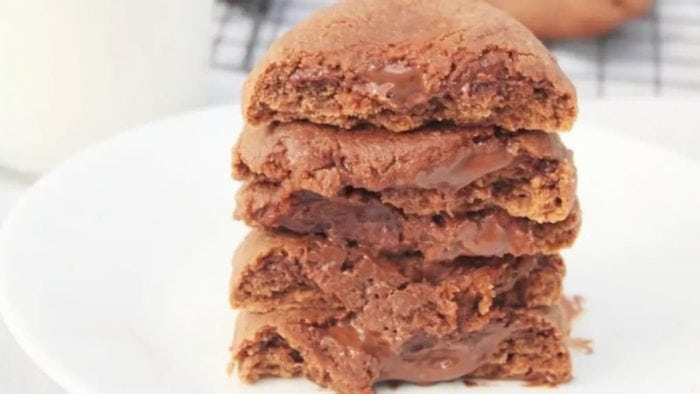 Let these cookies be your gateway to bliss, with the beloved hazelnut spread swirled into a moist, banana-infused dough.
