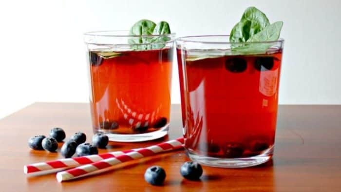 this cranberry juice water utilizes cranberry’s natural diuretic properties of cranberry