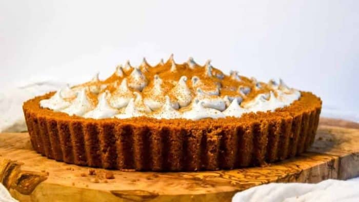 Suspiro de limeña is a Peruvian marvel, and this version boasts a buttery Biscoff biscuit crust filled with a smooth, dulce de leche-like manjar blanco filling and a light port meringue. 