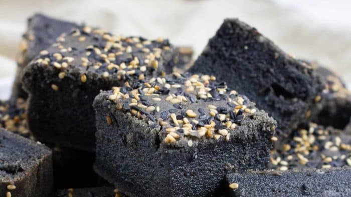 This black sesame mochi is so delightful to chew and enjoy, with its soft, stretchy texture and a nutty, toasty flavor from black sesame seeds. 