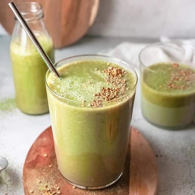 Blend up a tropical storm with the mango banana matcha smoothie, a sunny smoothie that pairs the sweetness of mango and banana with the invigorating kick of matcha!