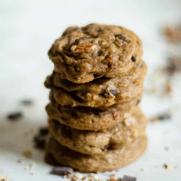 Olive oil’s fruity and nutty undertones elevate these cookies, pairing beautifully with coconut sugar, sweet chocolate, and toasted almonds.