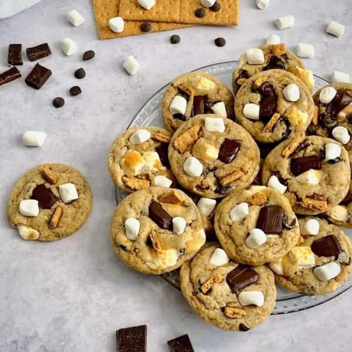 These delicious cookies feature all the classics you want in s’mores: gooey marshmallows, melty dairy-free chocolate, and graham crackers — and it’s made vegan and dairy-free for your diet.