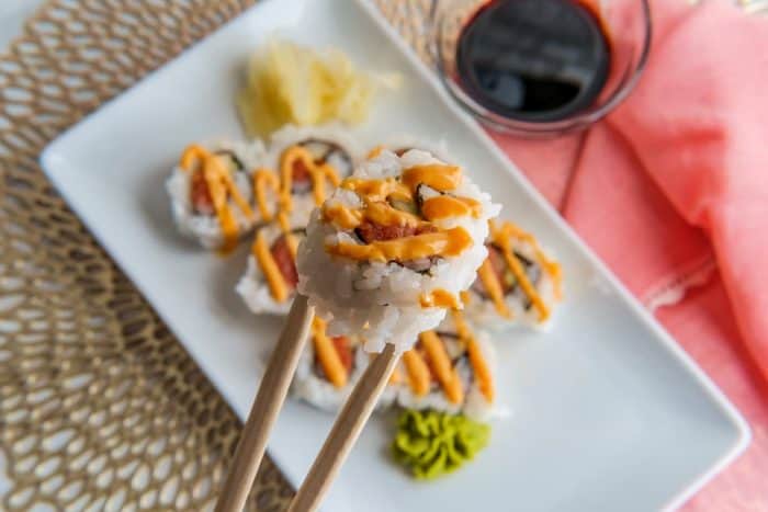 Japanese salmon sushi with spicy sriracha kewpie mayonnaise