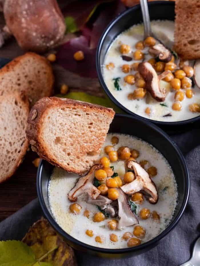 earthy taste of mushrooms, the smoothness of potatoes, and the tender bite of spinach, all crowned with a crispy chickpea topping. Plus, the chickpeas are the crunchy croutons