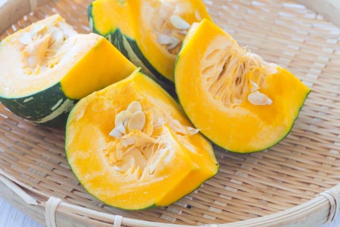 Kabocha squash can be added to ramen for its sweet flavor and tender flesh, which offers an intriguing alternative to leafy vegetables. Plus, it's packed with vitamin A and C.