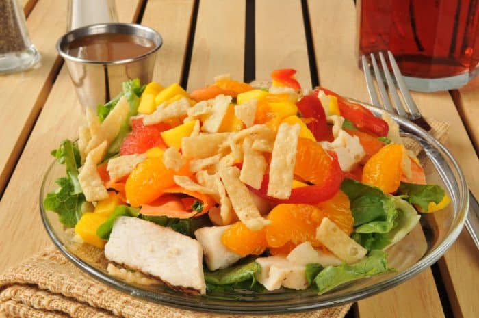 Salad with tropical fruit and chicken