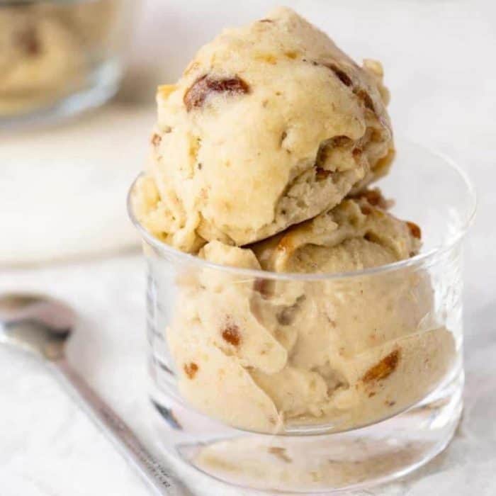 This salted caramel nice cream with banana is a guilt-free indulgence that’s as creamy as traditional ice cream but completely vegan.