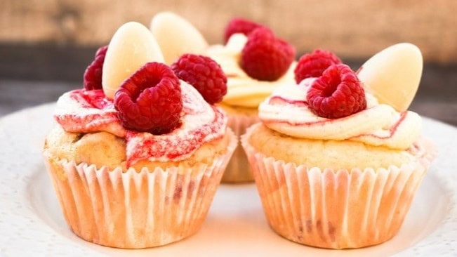 These Easter raspberry white chocolate cupcakes perfectly marries the tartness of raspberries and the sweetness of white chocolate.