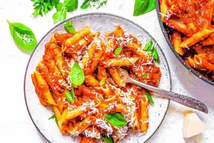 Earthy red lentil spirals take the starring role alongside a marinara sauce brimming with antioxidant-dense ingredients such as red bell peppers, garlic, and spinach.