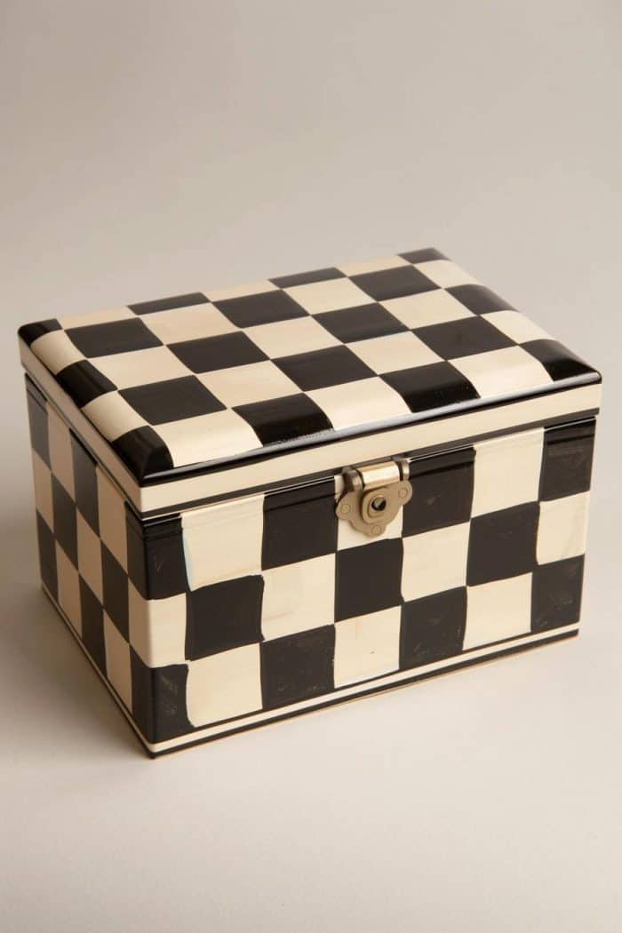 Paint alternating squares on the lid and sides of the box to create a timeless checkered design. 