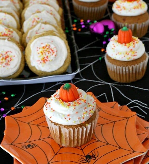 For a delightful dessert or snack, whip up some pumpkin cupcakes that offer a dose of autumn all year round. Whether you want orange food for a rainbow picnic or a simple dessert after dinner, this is a superb choice!