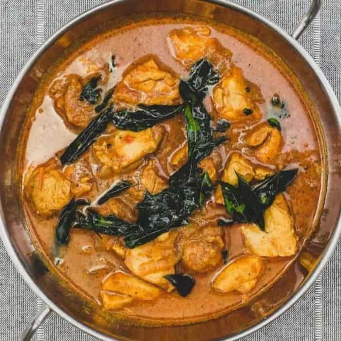 The uniquely piquant blend of mustard seeds, fenugreek, and other achar (pickle) spices gives achari chicken its distinctive taste, making it a thrilling change from the usual curry recipes.