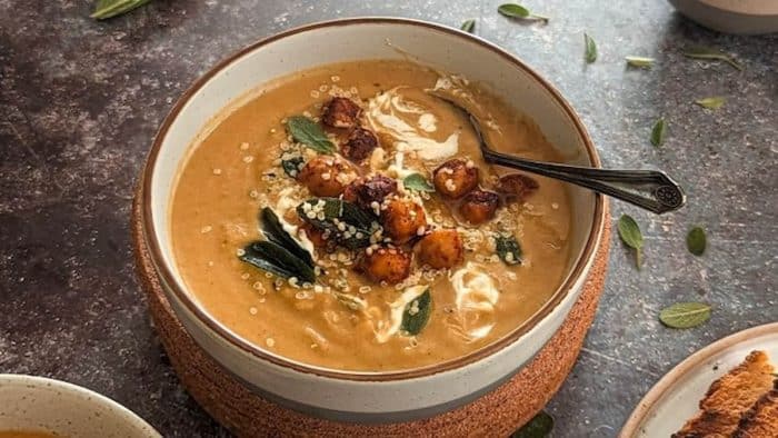Perfect to enjoy during autumn, this pumpkin soup amplifies the sweetness of pumpkin purée by contrasting it with a Moroccan spice blend. 