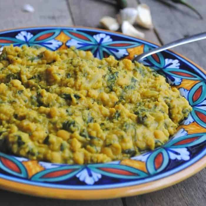 Combining the softness of chana dal (or split chickpeas) and iron-rich wilted spinach, this dal recipe gives you a comforting main course that’s both nutritious and delicious. 