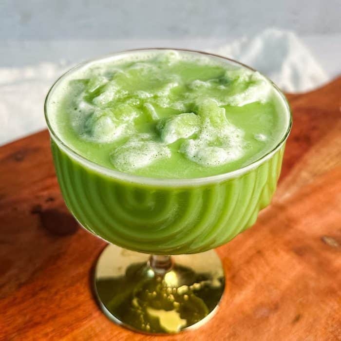 This exciting recipe transforms the traditional matcha latte into an icy slushy, providing a fantastic way to indulge in the bright and earthy taste of matcha in a fun, frosty form.