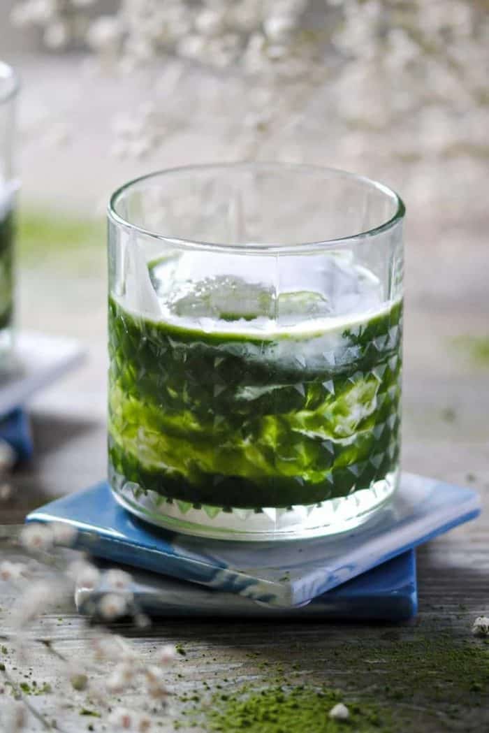 It’s made with a blend of matcha, vodka, and vanilla liqueur and topped with cream. The result is a cocktail that's great to serve at fancy gatherings or add to your happy hour repertoire.