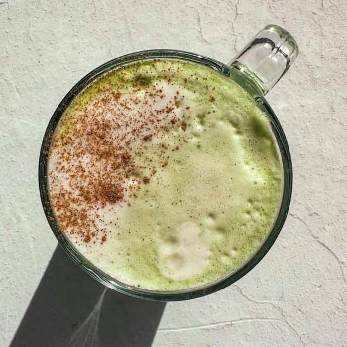 The comforting warmth of cinnamon is the perfect complement to a velvety smooth matcha latte with plant-based milk, and this recipe proves it with an ingenious mix of the two. 