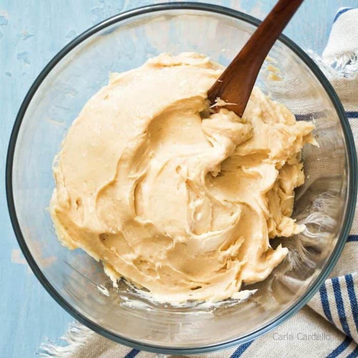 Savor the creamy decadence of this peanut butter cream cheese frosting: a dream come true for those who share an equal love for cheesecake and peanut butter!
