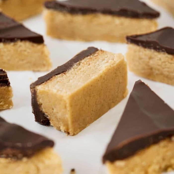 Rich, velvety chocolate and smooth, nutty peanut butter are combined to make these fudge squares.