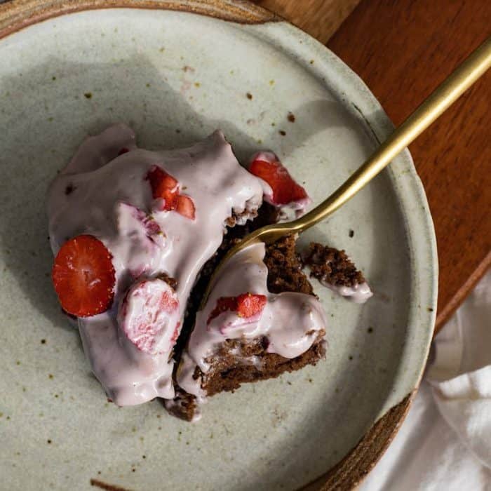 gluten-free chocolate base enriched with cacao and sweetened with applesauce and maple syrup, complete with an enticing vegan strawberry cream cheese frosting