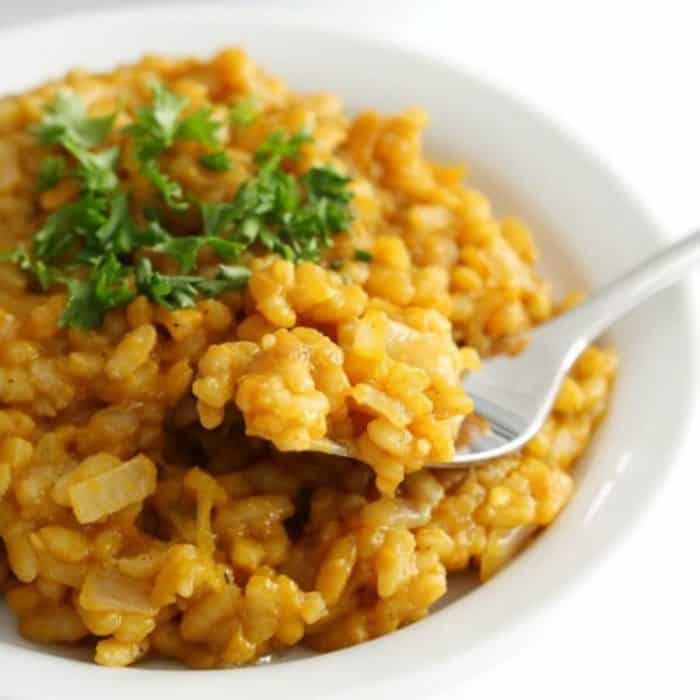Experience the creamy and flavorful vegan carrot risotto, a delightful dish that perfectly combines the natural sweetness of carrots with the rich and creamy texture of risotto.