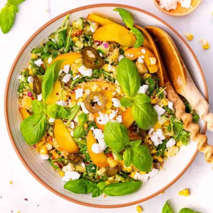 With a harmonious blend of fluffy, nutty quinoa, succulent peaches, crunchy corn, rich avocado, and fresh greens, it’s amazingly refreshing.