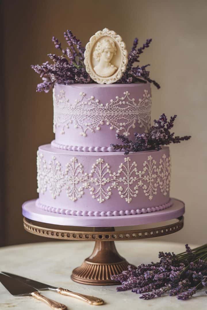 49 Elegant Vintage Cake Designs for Weddings and Special Events